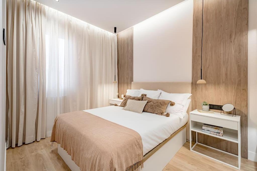Apartamento Centro Ix Calle Caballero De Gracia 2br 2bh *
